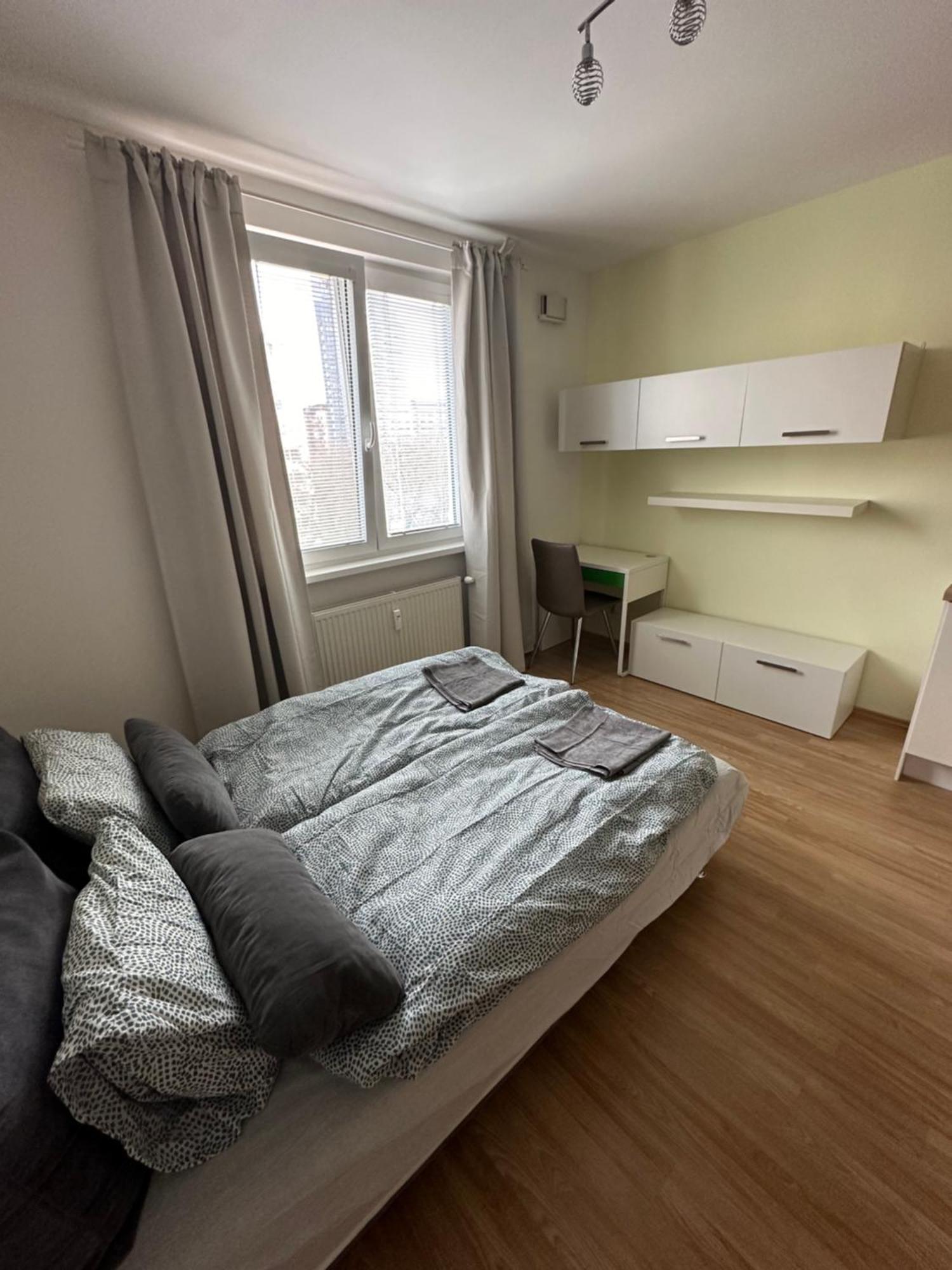 Private Apartment 1Km From Center براتسيلافا المظهر الخارجي الصورة