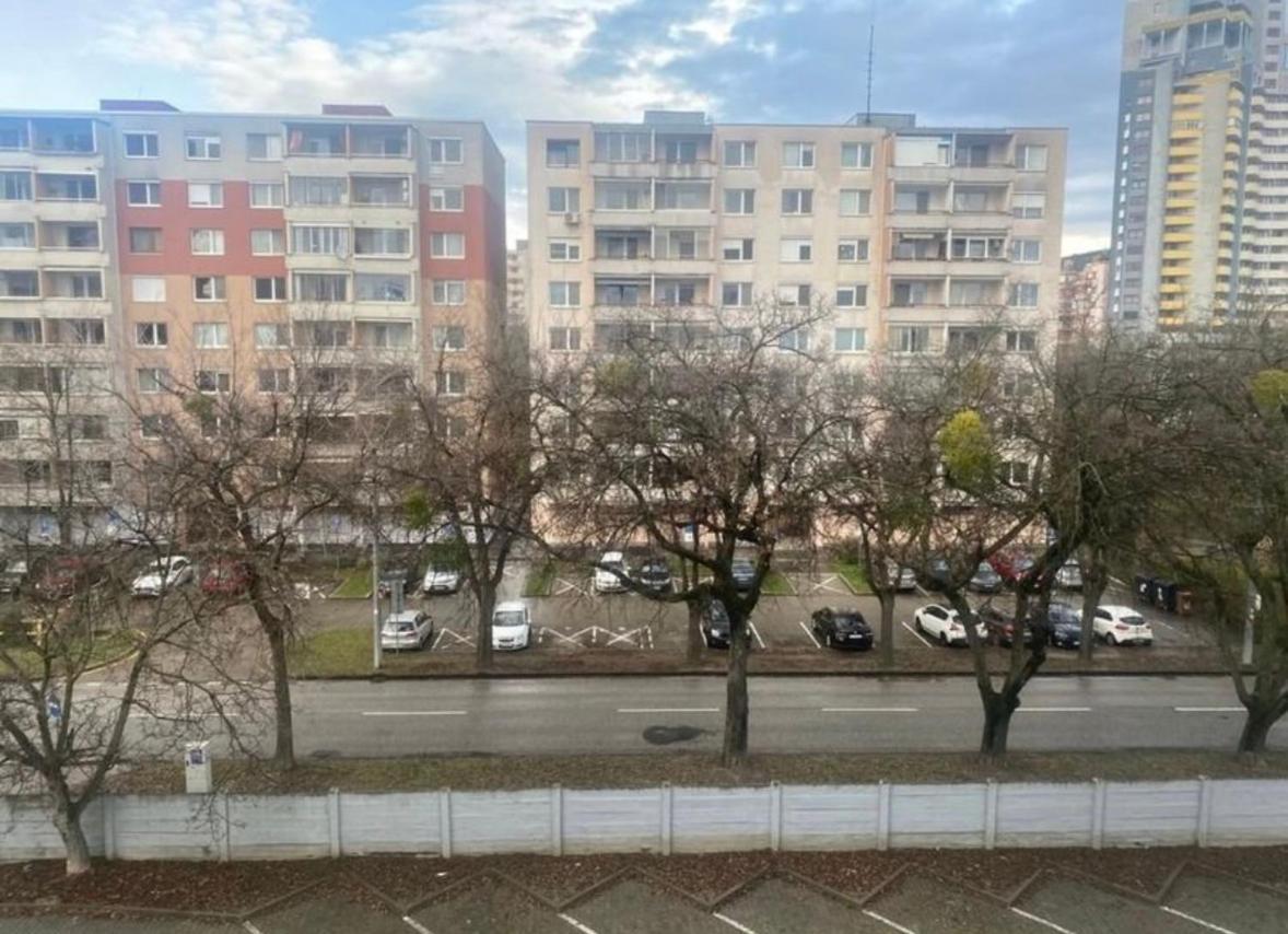 Private Apartment 1Km From Center براتسيلافا المظهر الخارجي الصورة