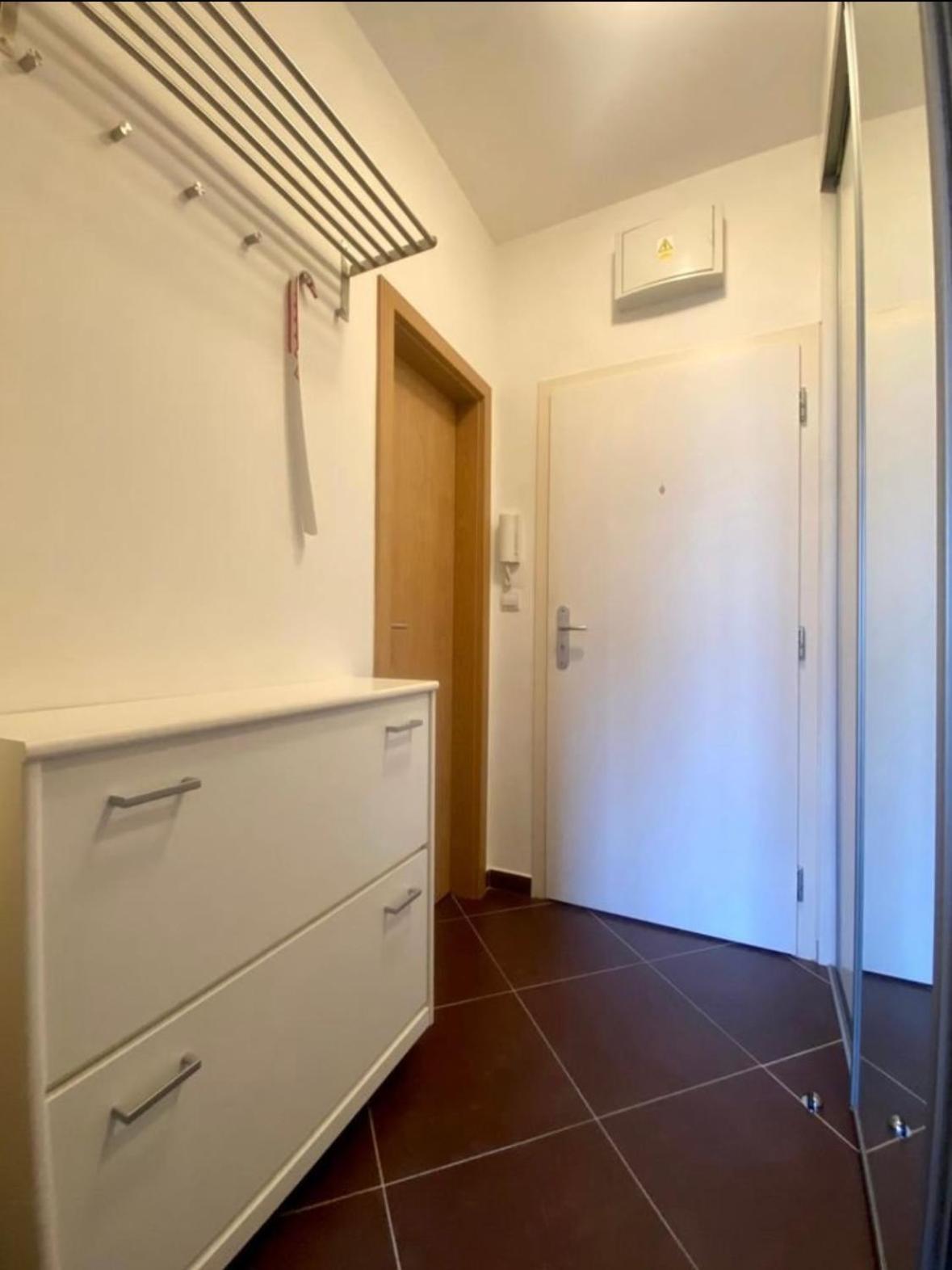 Private Apartment 1Km From Center براتسيلافا المظهر الخارجي الصورة